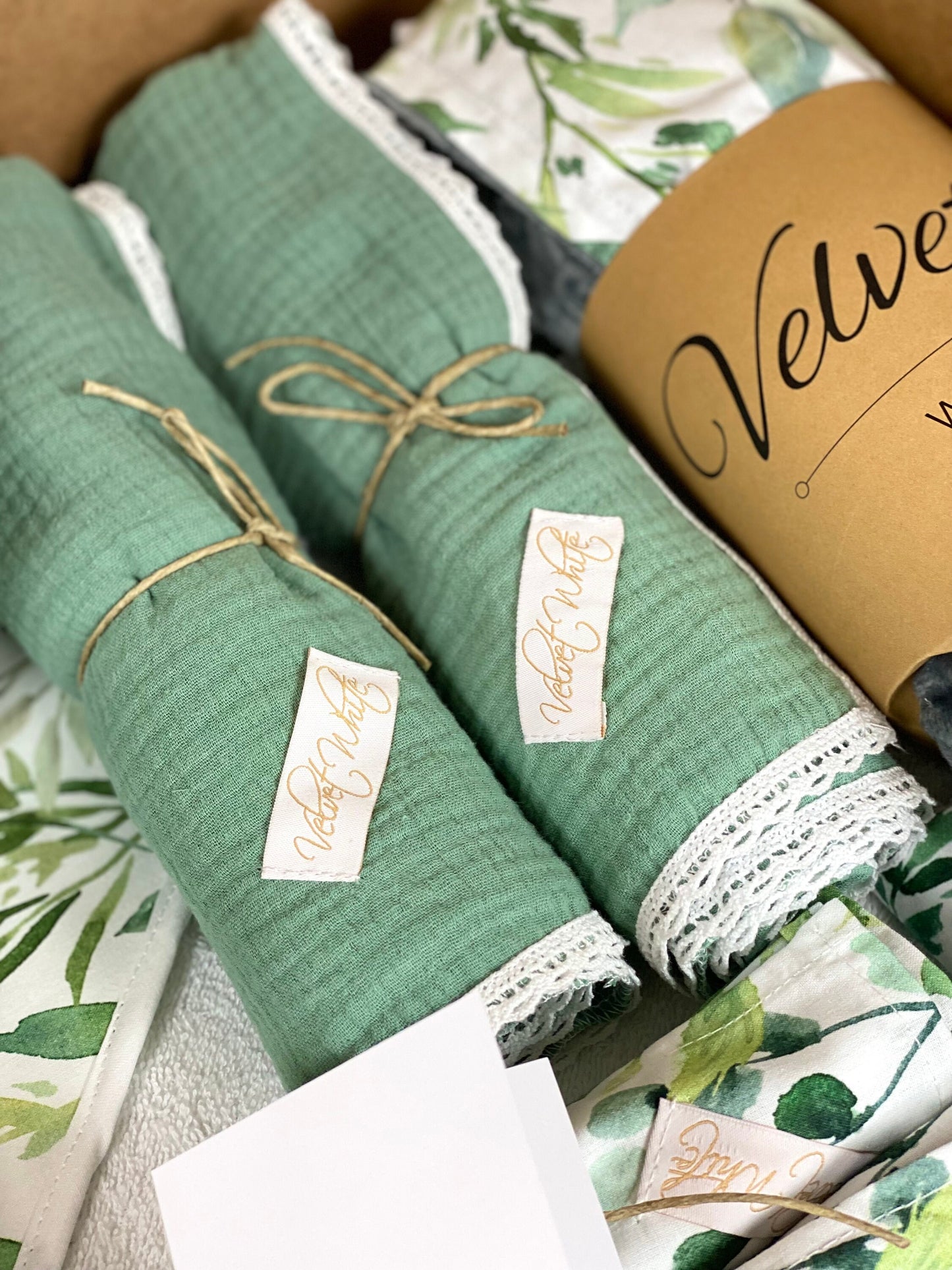 Baby box packed eco-friendly,Baby Shower Gift,Gift for new parent Christmas gift