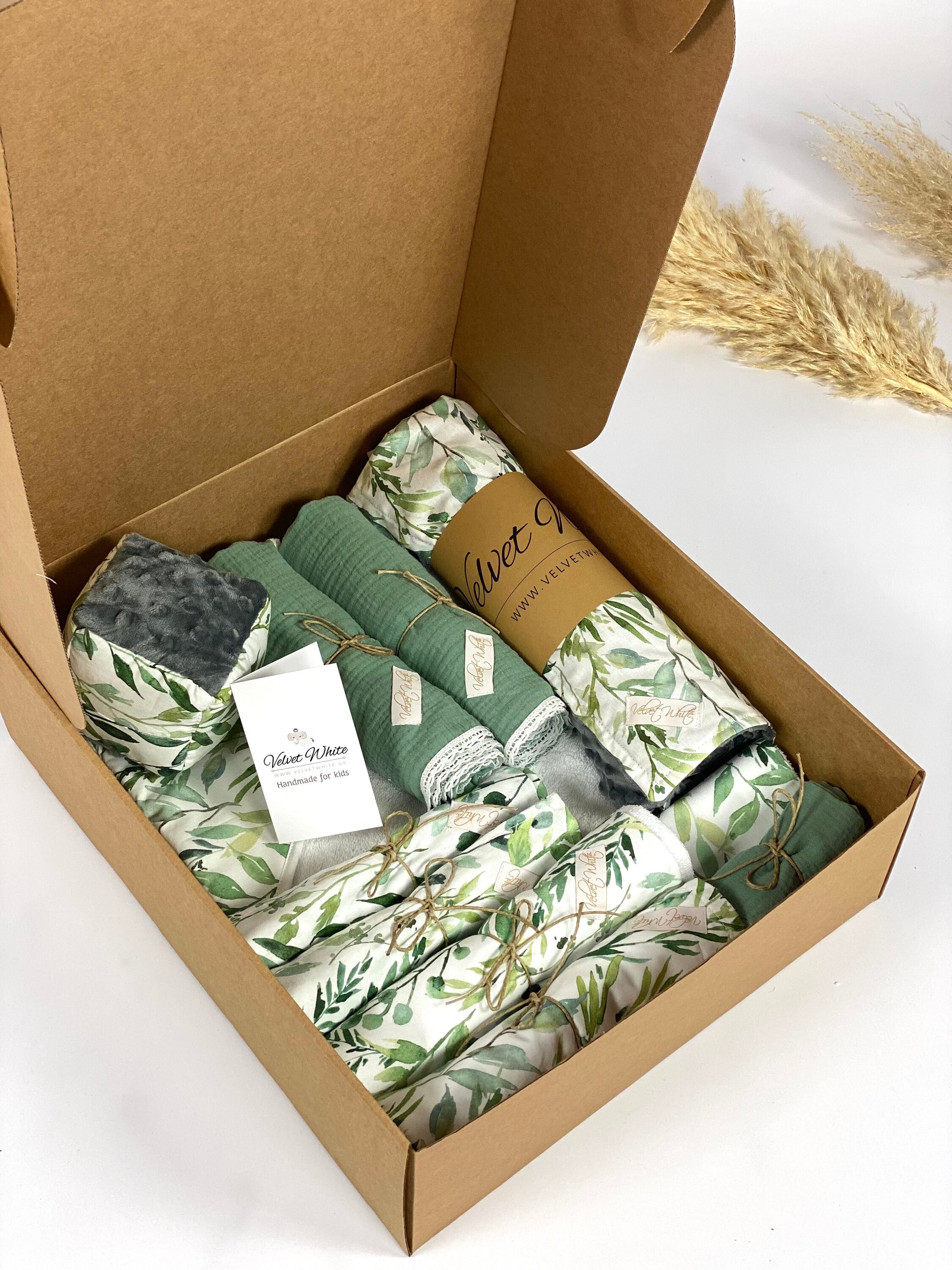 Baby box packed eco-friendly,Baby Shower Gift,Gift for new parent Christmas gift